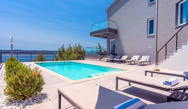 in Mimice mit tollem Pool und Meerblick by Interhome in Medici