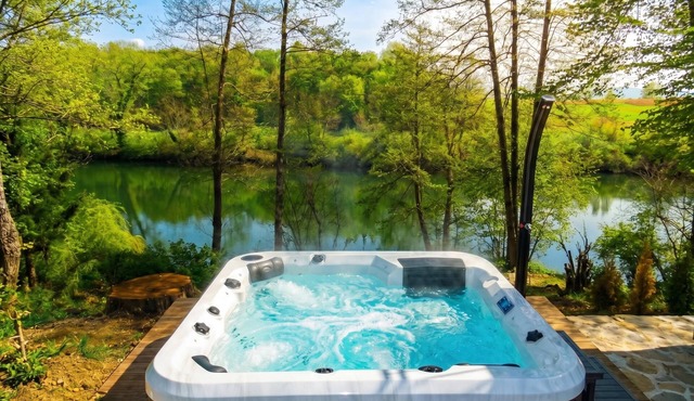 Kolpa Paradise Jacuzzi & Sauna, Metlika, Slovenia