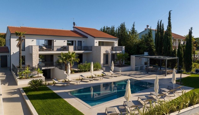 La Residenza Vila apartment I for 6 guest's 1,5 km from sea in Poreč