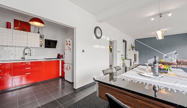 Large and family-friendly vacation home with many amenities. in Drnis