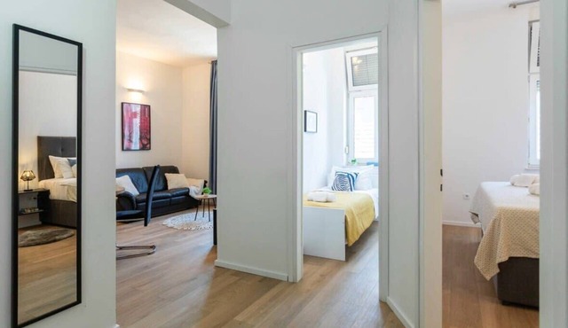 Large Downtown Zagreb Modern Apt Near Parks & Train in Zagreb