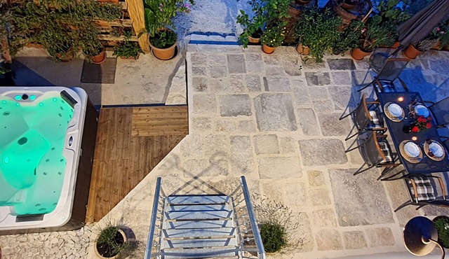 Last minute offers/Stone house with whirlpool in the countryside, near the sea