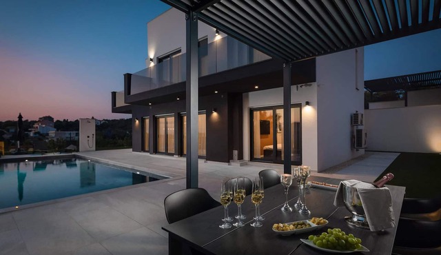 Look forward to a wonderful vacation in this spacious vacation home with private pool, sauna and jac in Lun