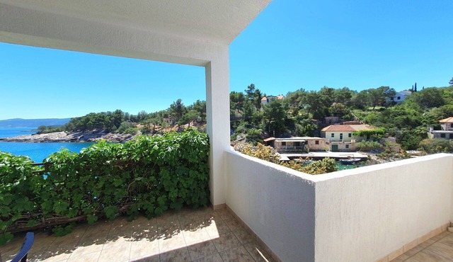 Lovely apartment for 4 people with WIFI, TV, balcony and pets allowed in Basina