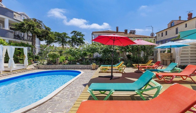 Lovely apartment for 5 people with pool, WIFI, A/C, TV, terrace and pets allowed