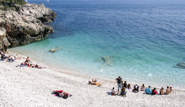 Lovely apartment for 6 people with private pool, A/C, WIFI, TV, terrace and parking