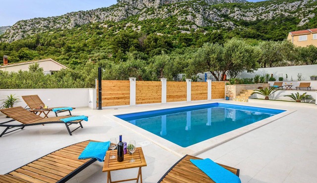 Lovely apartment in Klek with swimming pool in Klek