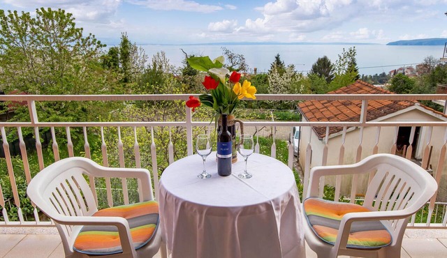Lovely apartment in Lovran with WiFi