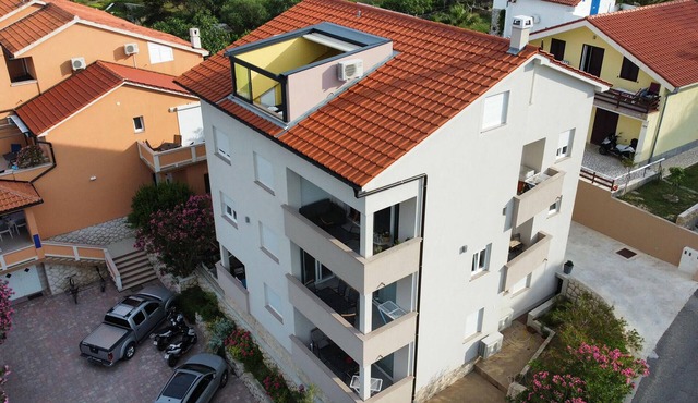 Lovely apartment in Rab with WiFi
