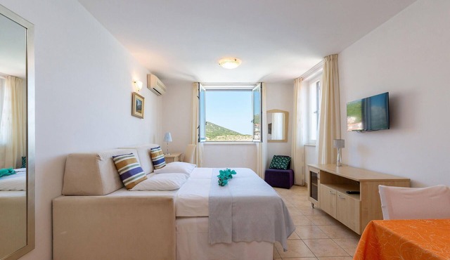 Lovely apartment in Vinjerac