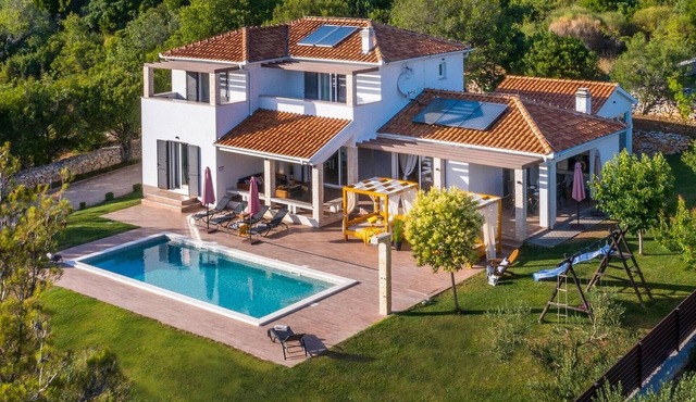 Lovely home in Dubrava kod Sibenika in Dubrava kod Sibenika