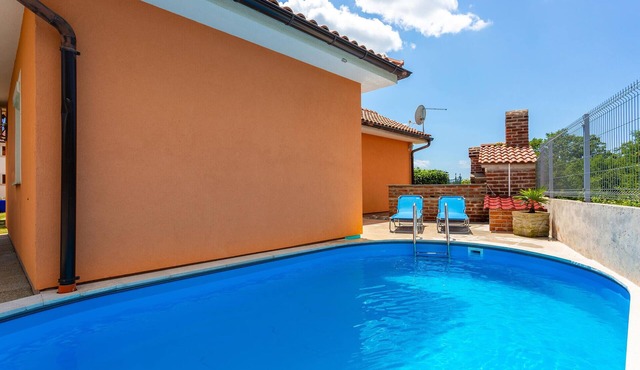 Lovely home in Sveti Vid-Miholjice