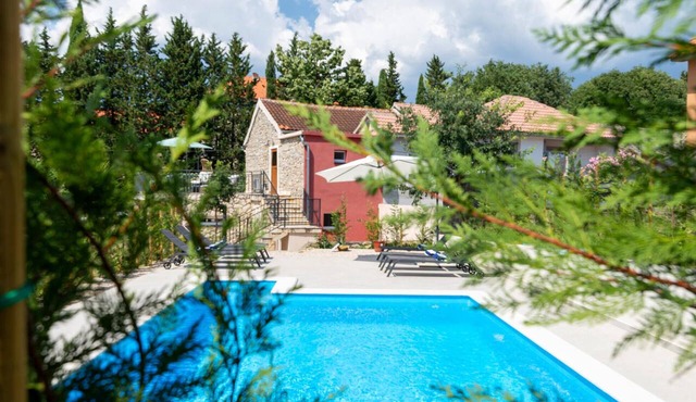 Lovely home in Benkovac in Benkovac