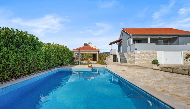Lovely home in Cvrljevo with private swimming pool, can be inside or outside in Cvrljevo