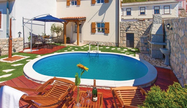 Lovely home in Grizane in Grizane