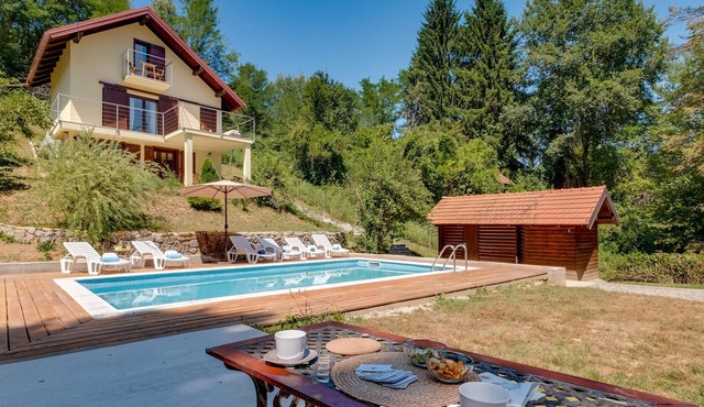 Lovely home in Koranski Brijeg with sauna