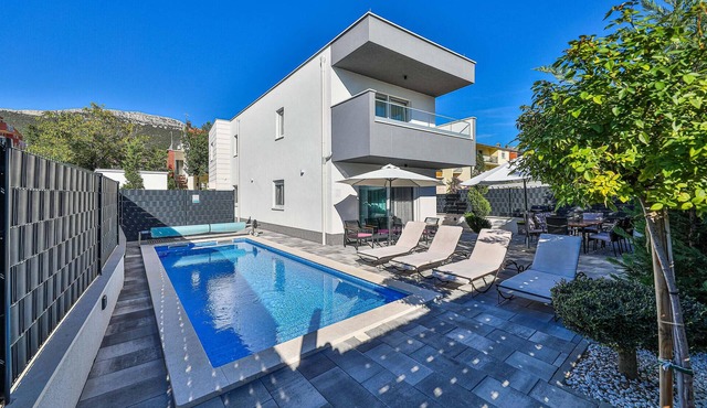 Lovely home in Kastel Stari in Kastel Stari