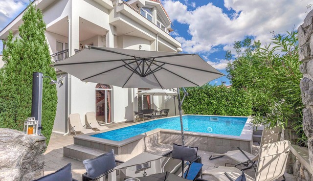 Lovely home in Veprinac
