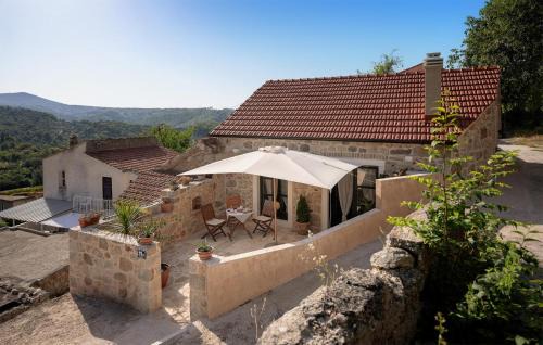 Lovely Home In Vrisnik With Wifi in Vrisnik