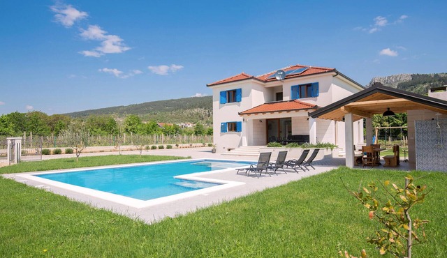 Luxurious home in Donji Prolozac in Donji Prolozac