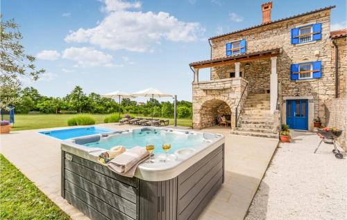 Luxurious Home In Brscici in Bičići