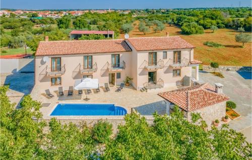 Luxurious Home In Galizana in Galižana