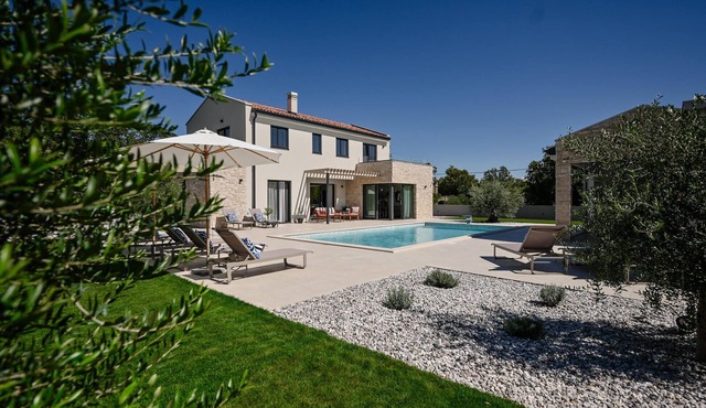 Luxurious home in Kras
