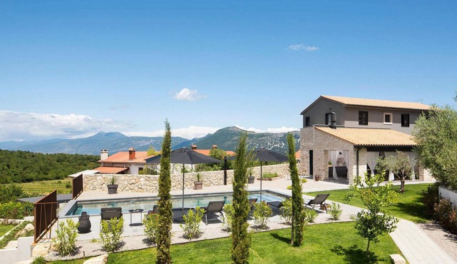 Luxurious home in Labin with private swimming pool, can be inside or outside in Labin