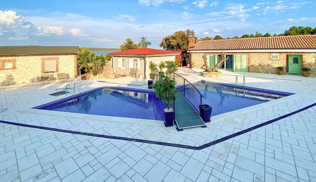 Luxurious home in Nerezine with WiFi