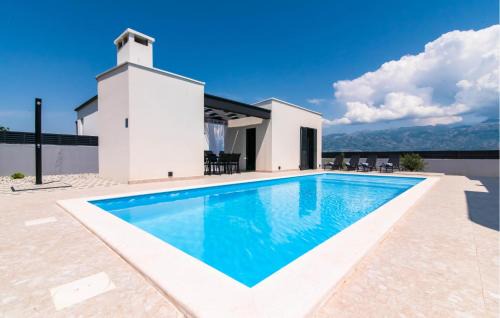 Luxurious Home In Razanac in Ražanac
