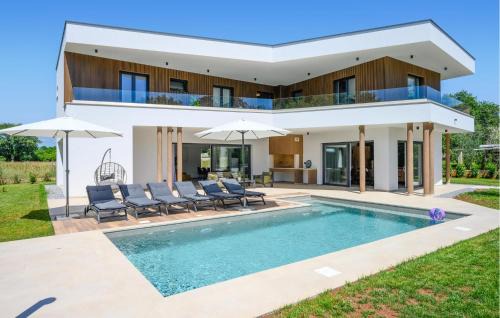 Luxurious Home In Sisan
