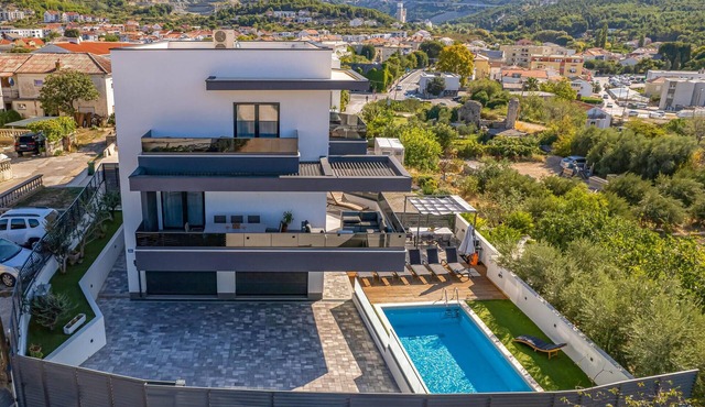 Luxurious home in Solin