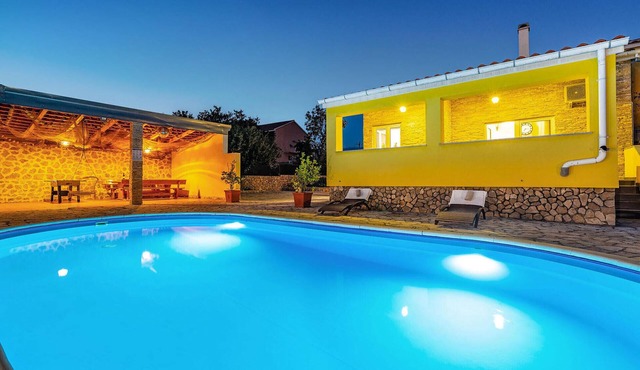 Luxurious home in Vinjerac