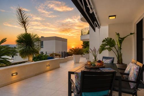 Luxury Apartment Citrin with shared Pool in Makarska