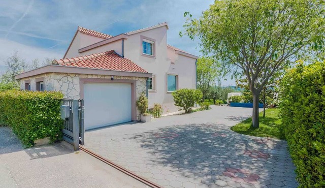 Luxury Dalmatian Villa with Pool
