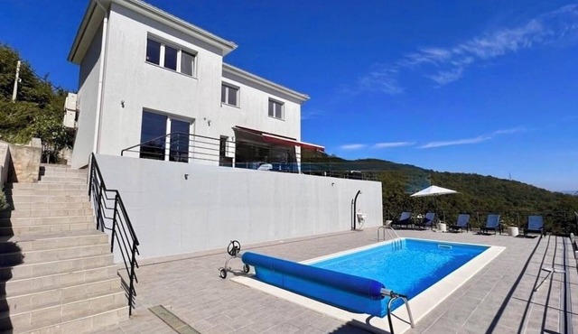 Luxury house with ten beds and private pool in Veprinac, Opatija in Veprinac