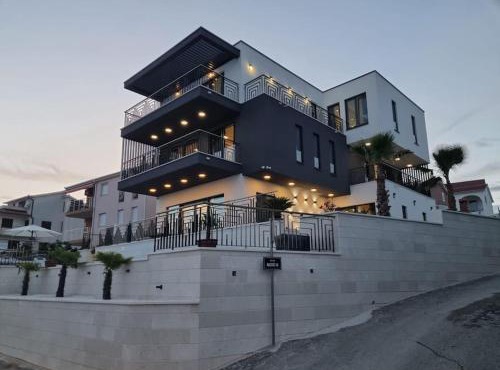 Luxury Villa Adriatica-*Heated Pool-Sauna-Jacuzzi* in Trogir