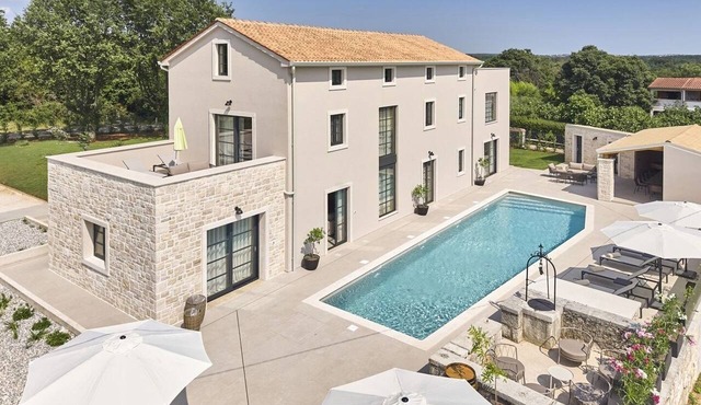 Luxury villa with a swimming pool Poreč (K-27558) in Porec