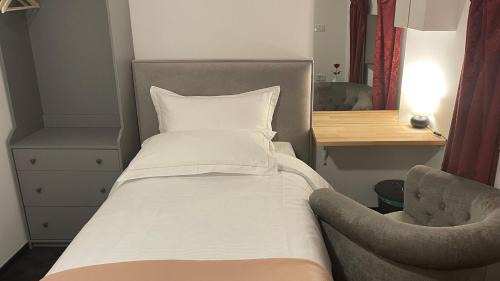 MADONCA ROOMS & RESTAURANT