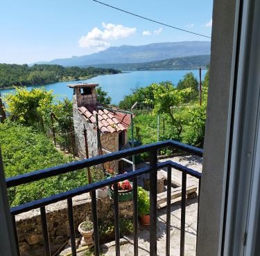 Mara village house in Vrlika