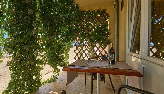 MARAŠTINA STUDIO, GREAT LOCATION with terrace