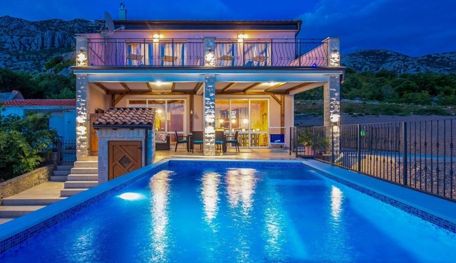 Meerblick Ferienvilla Haus Lucija mit Pool by Interhome in Jablanac