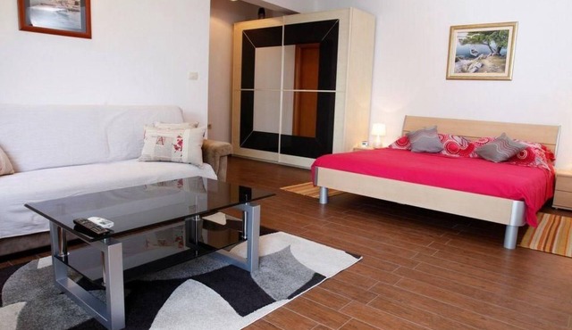 mit Blick auf das Wasser by Interhome in Medici