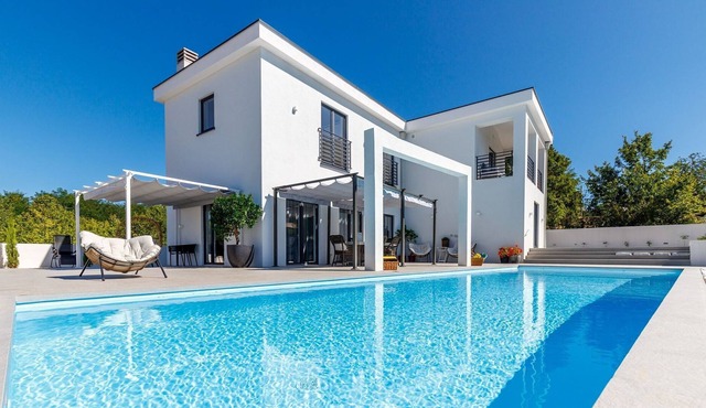 Modern 5* villa with a private pool in an idyllic surrounding.. in Barat