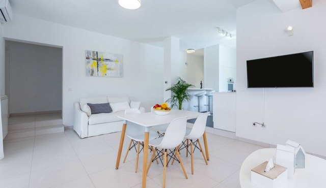 Modern Villa Aria with beautiful garden and private Pool near Vrsar in Vrsar