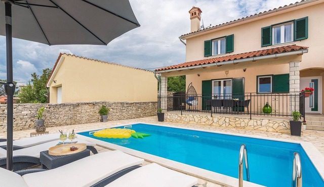 Modern villa for 6 persons and with pool, near Kanfanar in Kanfanar