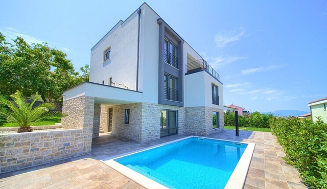 Modern Villa Siora with a swimming pool