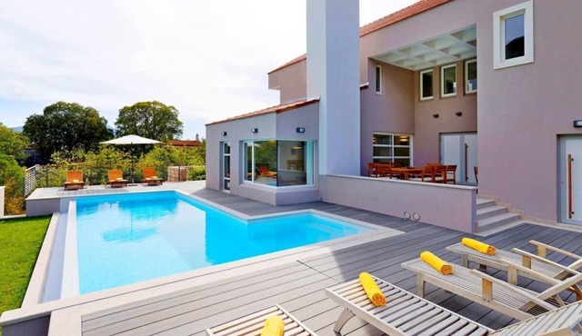 Modern villa with swimming pool in Zupa in Tucepi