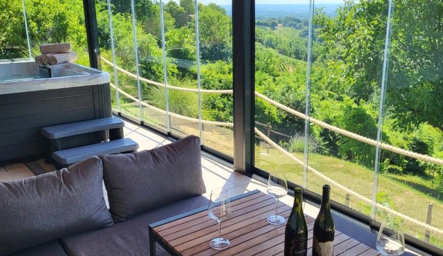 Mountain Villa Carin - Jacuzzi - Panoramic View - 4 Bedrooms - Free Private Parking - Near Zagreb in Jastrebarsko
