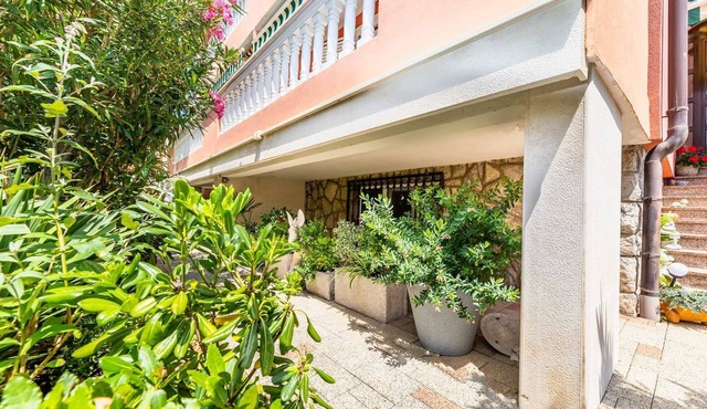 Nadica Souterrain - Cozy 1BR Apartment for Two